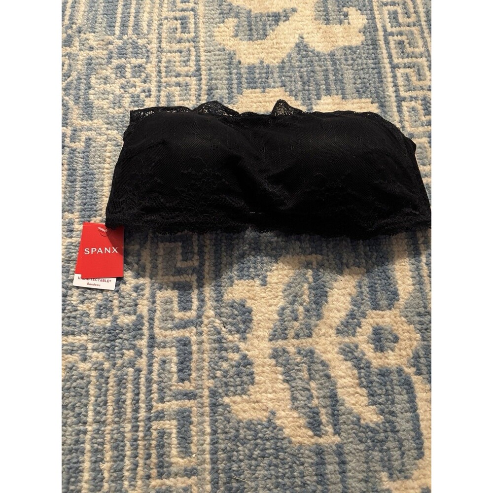 SPANX Undie-tectable Strapless Bandeau Bra Wireless Lined Lace Very Black M NWT